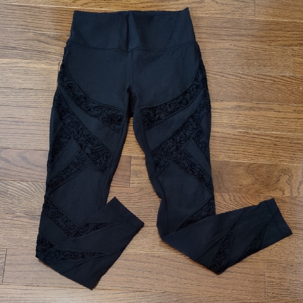 Lululemon Wunder Under Lace Detail Leggings
